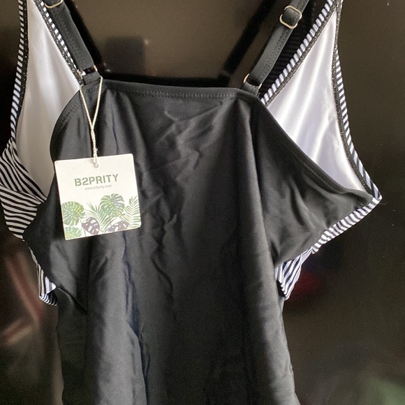 B2PRITY Swimsuit - Picture 4 of 5